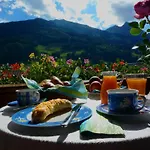 Gaestehaus Alpina *