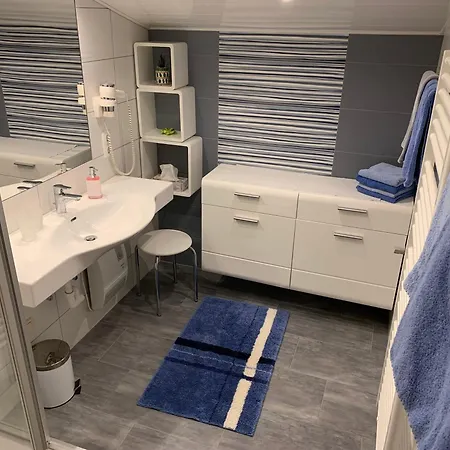 Апартаменты Gaestehaus Alpina